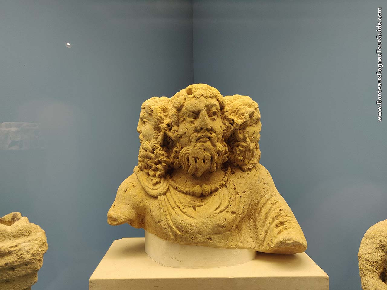 Cerunnos , dieu tricéphale celte/gaulois (Musee Aquitaine, Bordeaux)